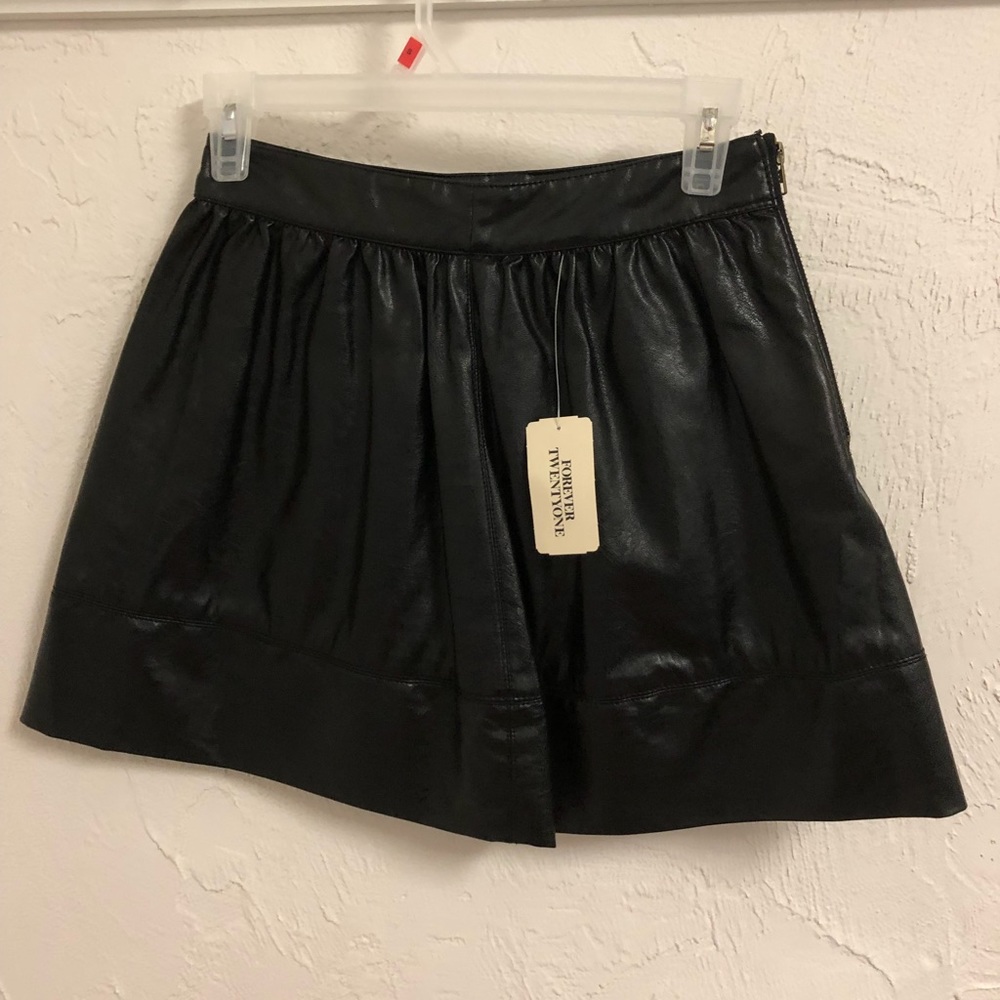 NWT cute faux leather Forever 21 skirt